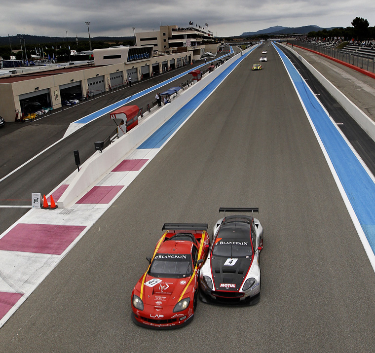 Nissan GT-R Race Scene Picture